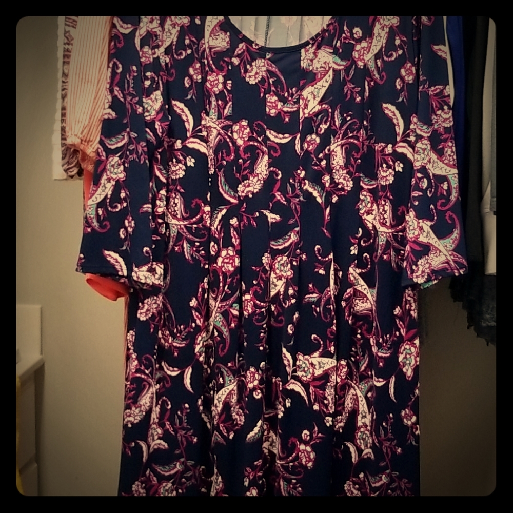 Kim Rogers-  XL -PLEATED DRESS
